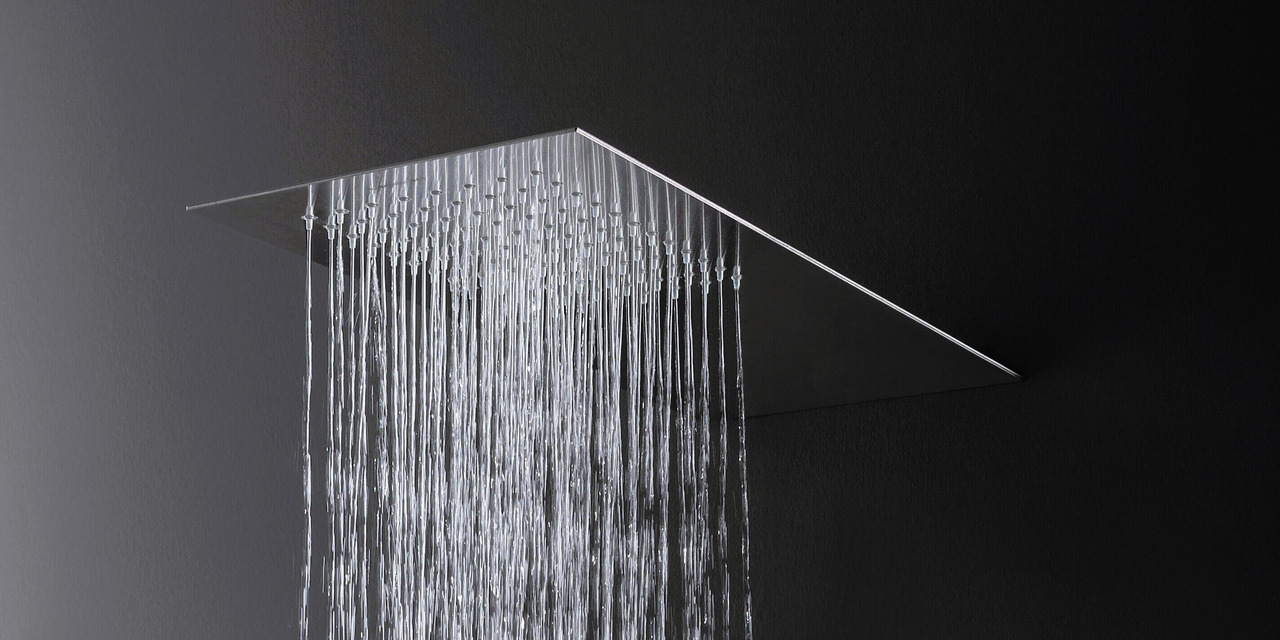 Lastra Ceiling Shower System, view 3