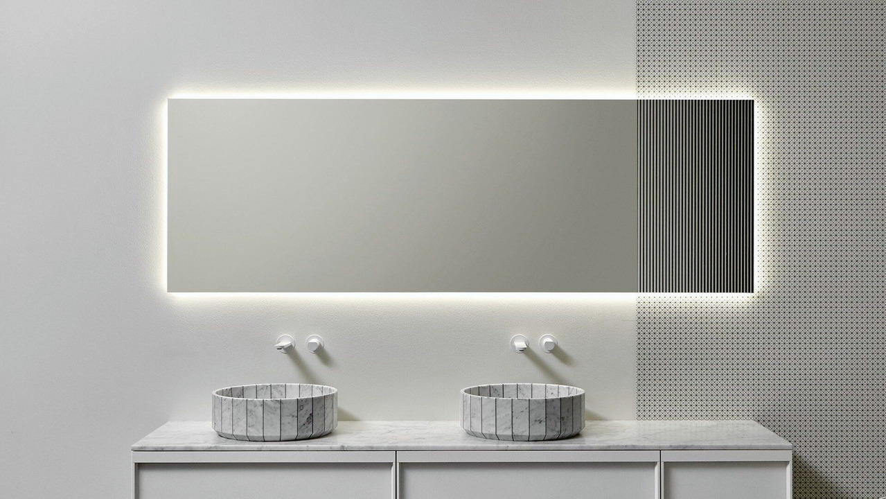Distinto Mirror, view 2