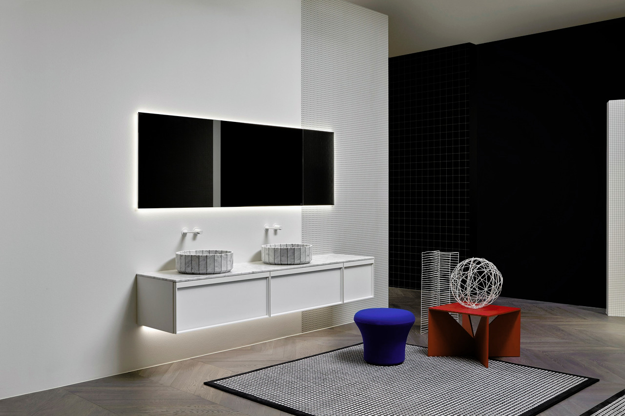 Distinto Mirror, view 3
