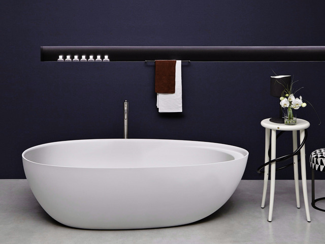 Eclipse Freestanding Bath