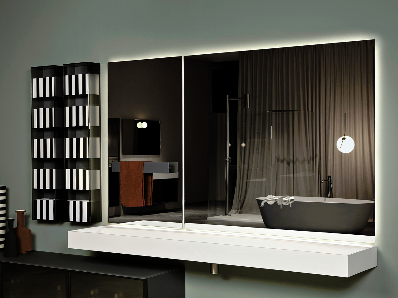 Neutrokit Wall Mirror with LED Lighting