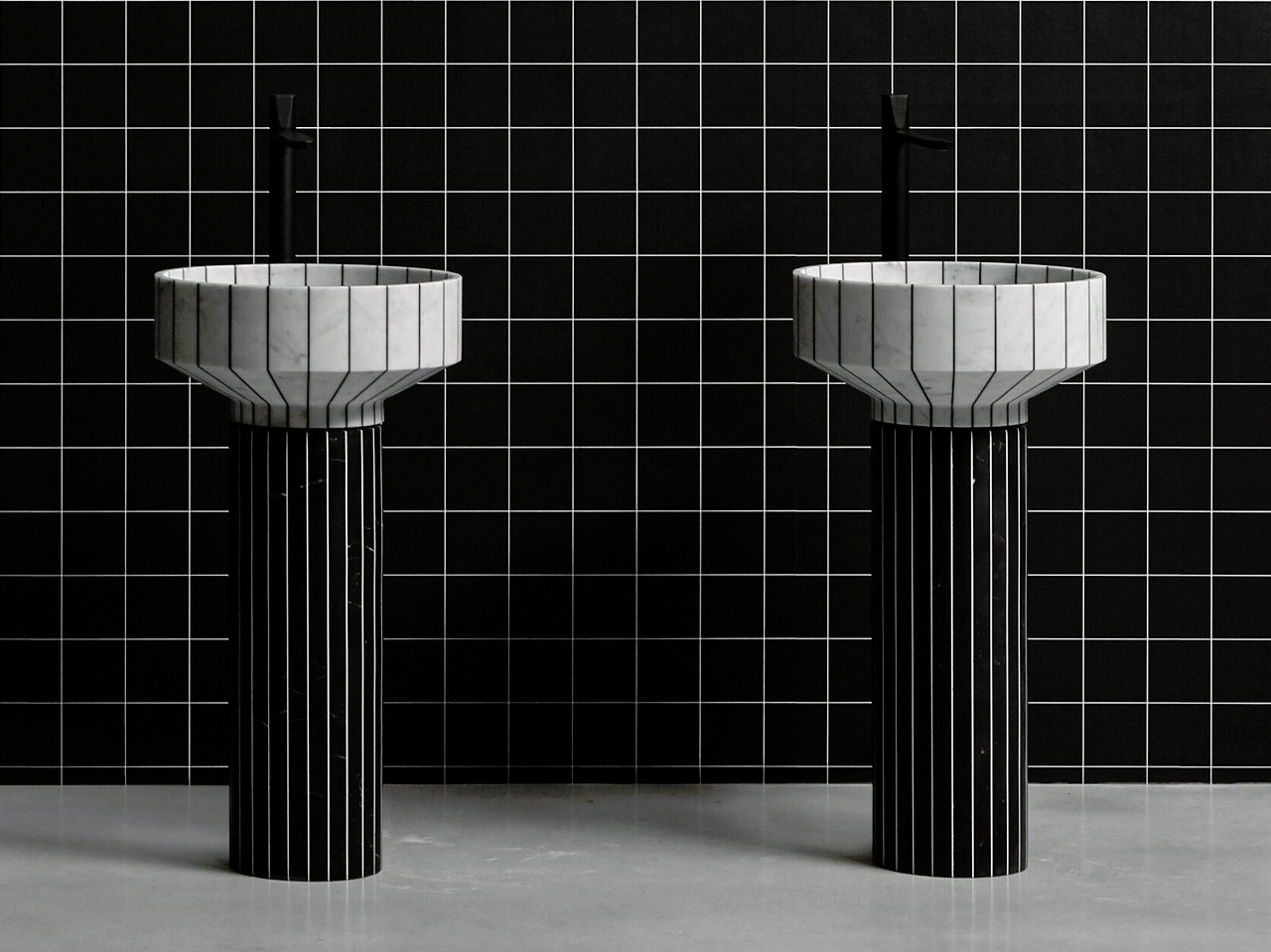 O24 Freestanding Basin