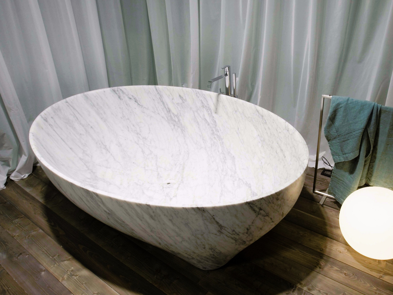 Solidea Freestanding Bathtub