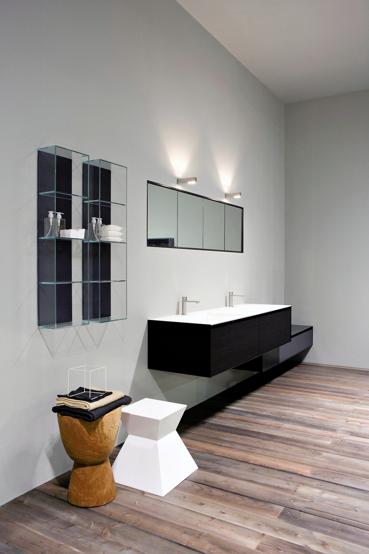 TEATRO Mirror Cabinets by Antonio Lupi, view 3
