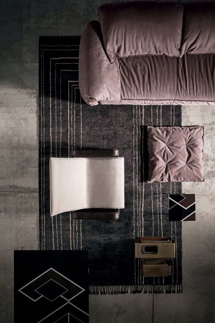 Casablanca Sofa, view 4