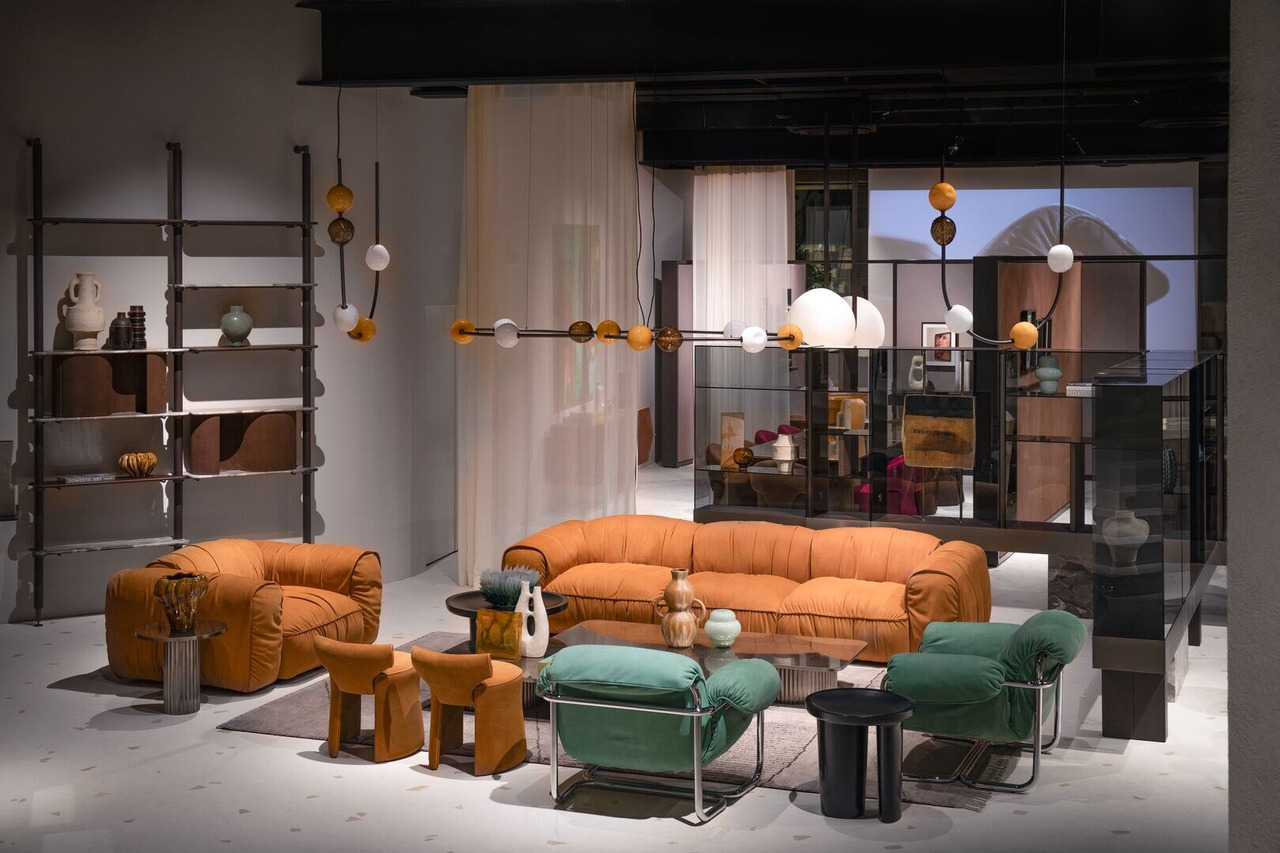 Chicago Leather Sofa, view 8
