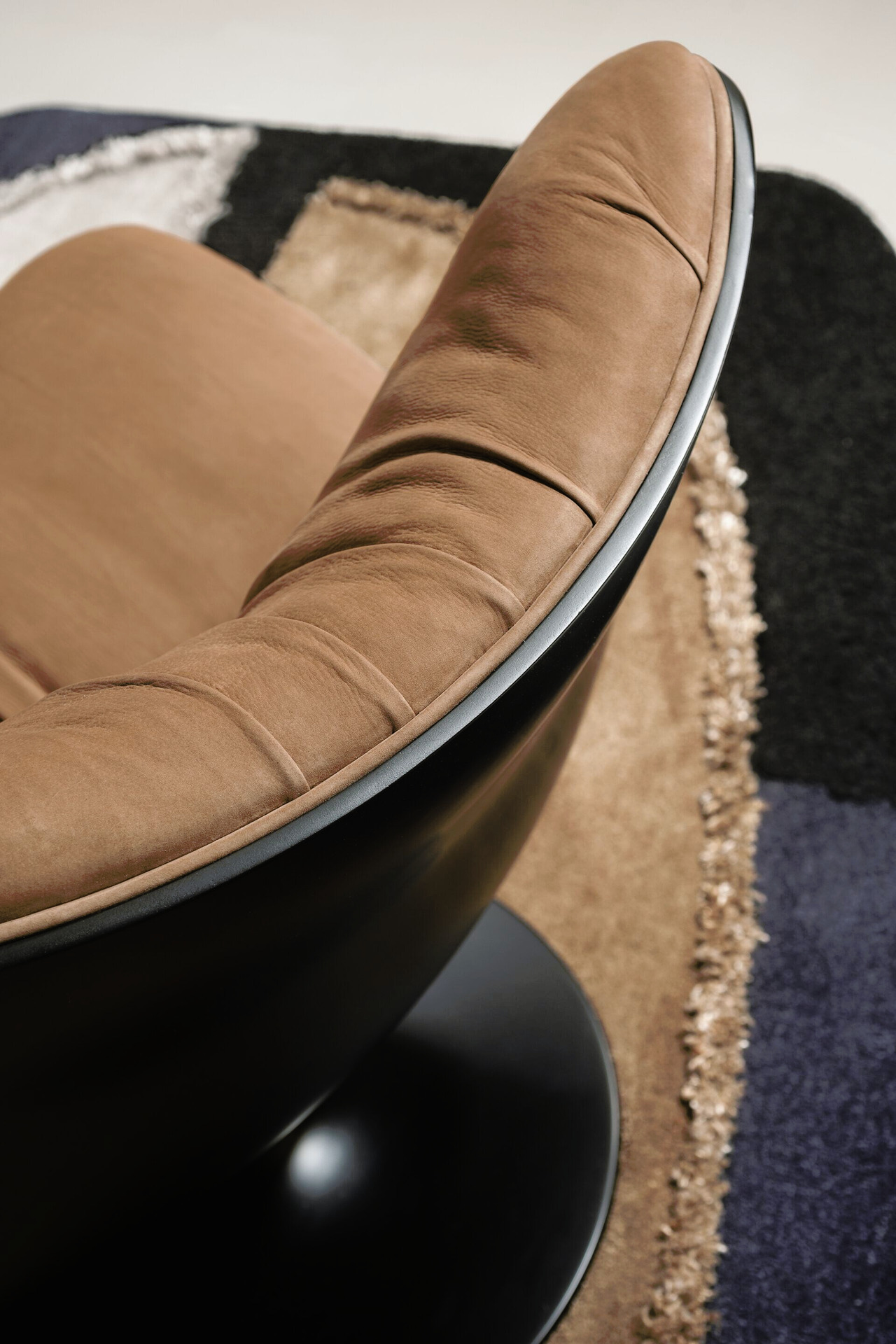 Marilyn Swivel Leather Armchair