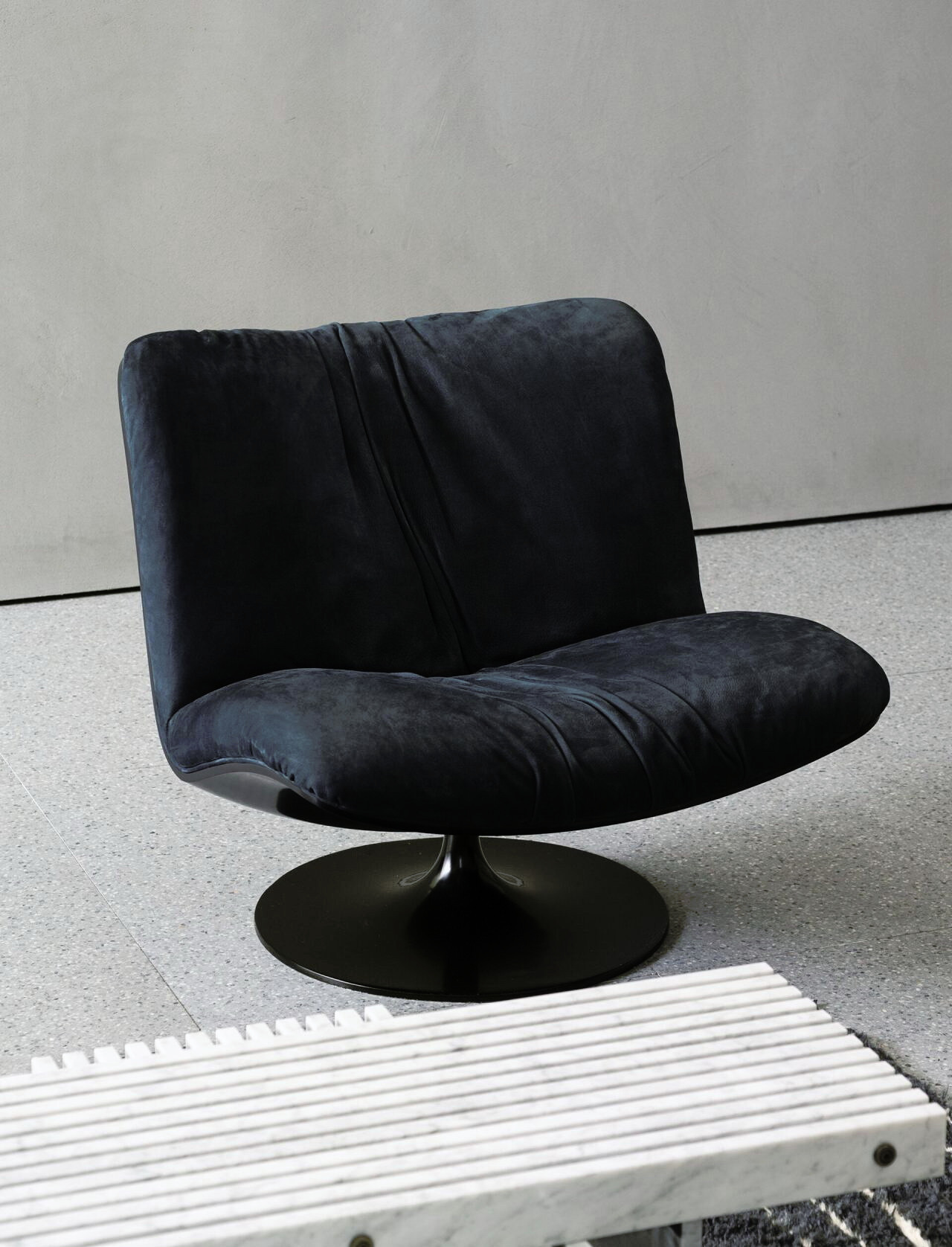 Marilyn Swivel Leather Armchair, view 4
