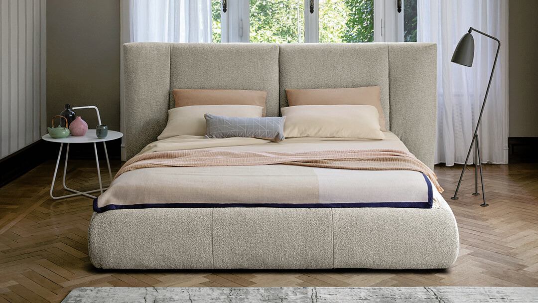 Youniverse Bed, view 2