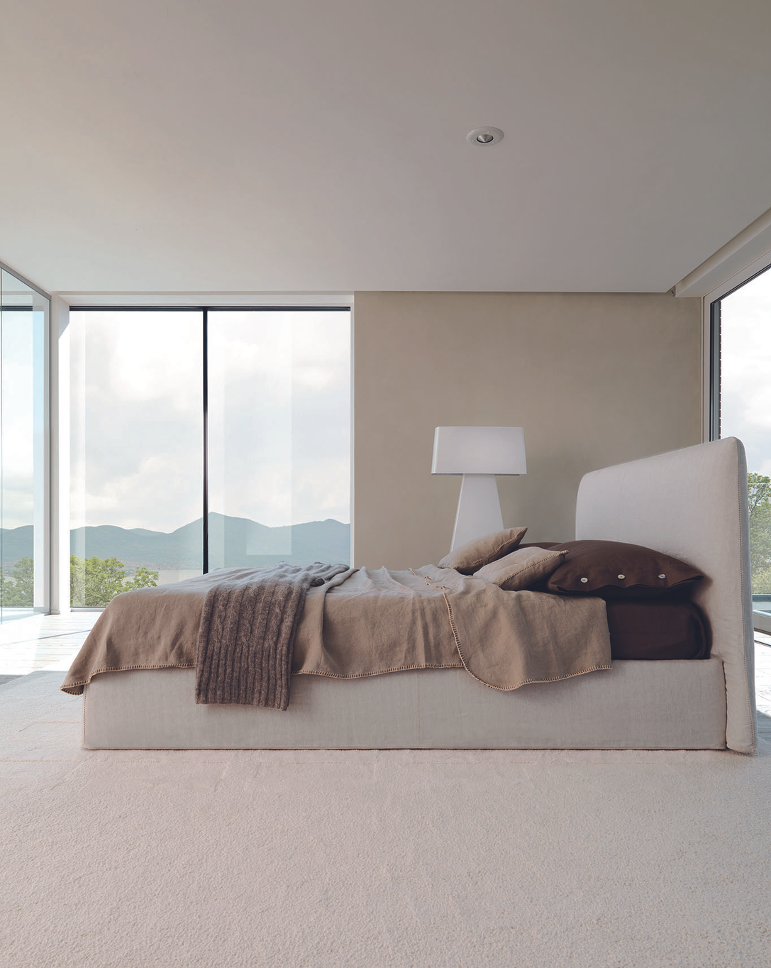 Lov Desiree Bed, view 2