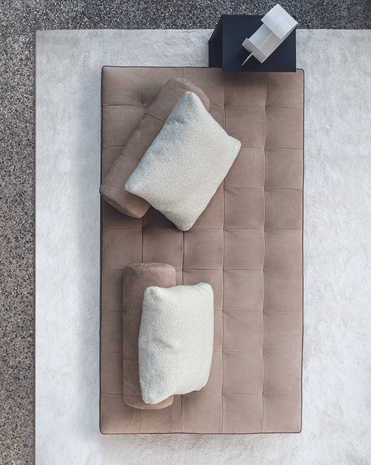 Ludwig Desiree Sofa, view 8