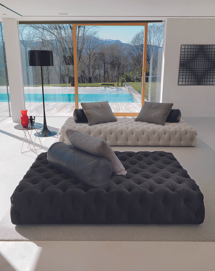 Rollking Desiree Sofa, view 4