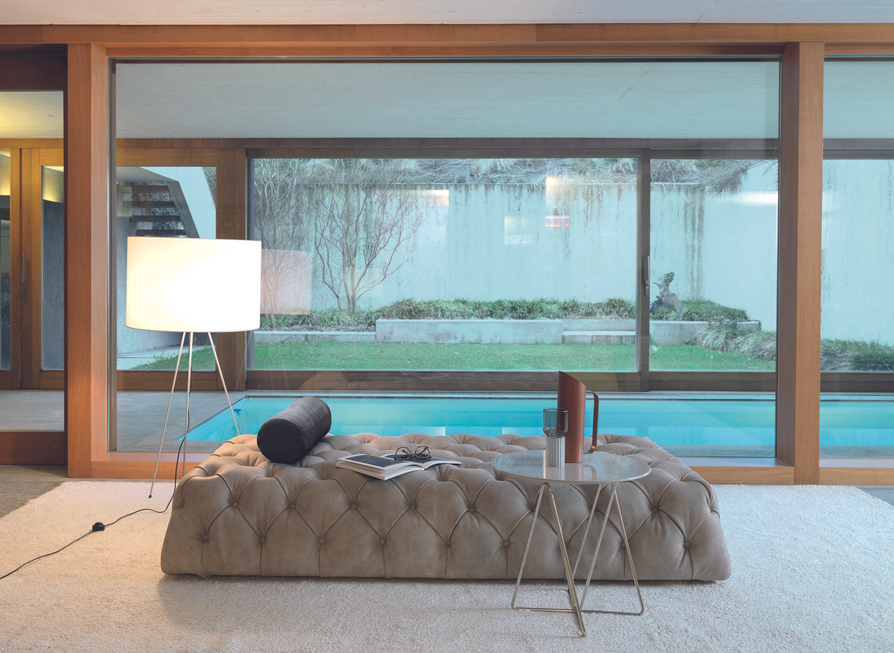 Rollking Desiree Sofa, view 3