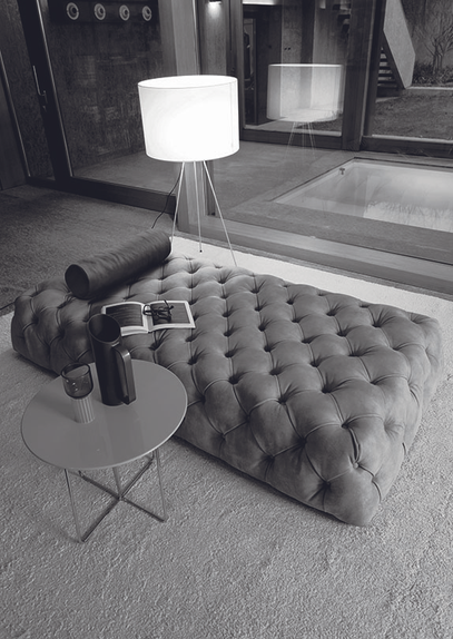Rollking Desiree Sofa, view 7
