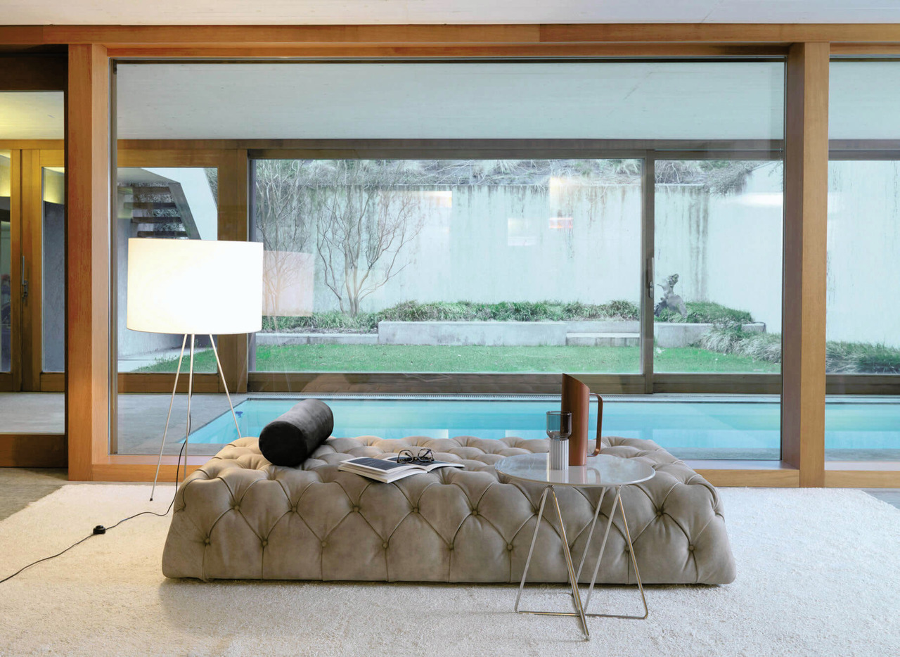 Rollking Desiree Sofa