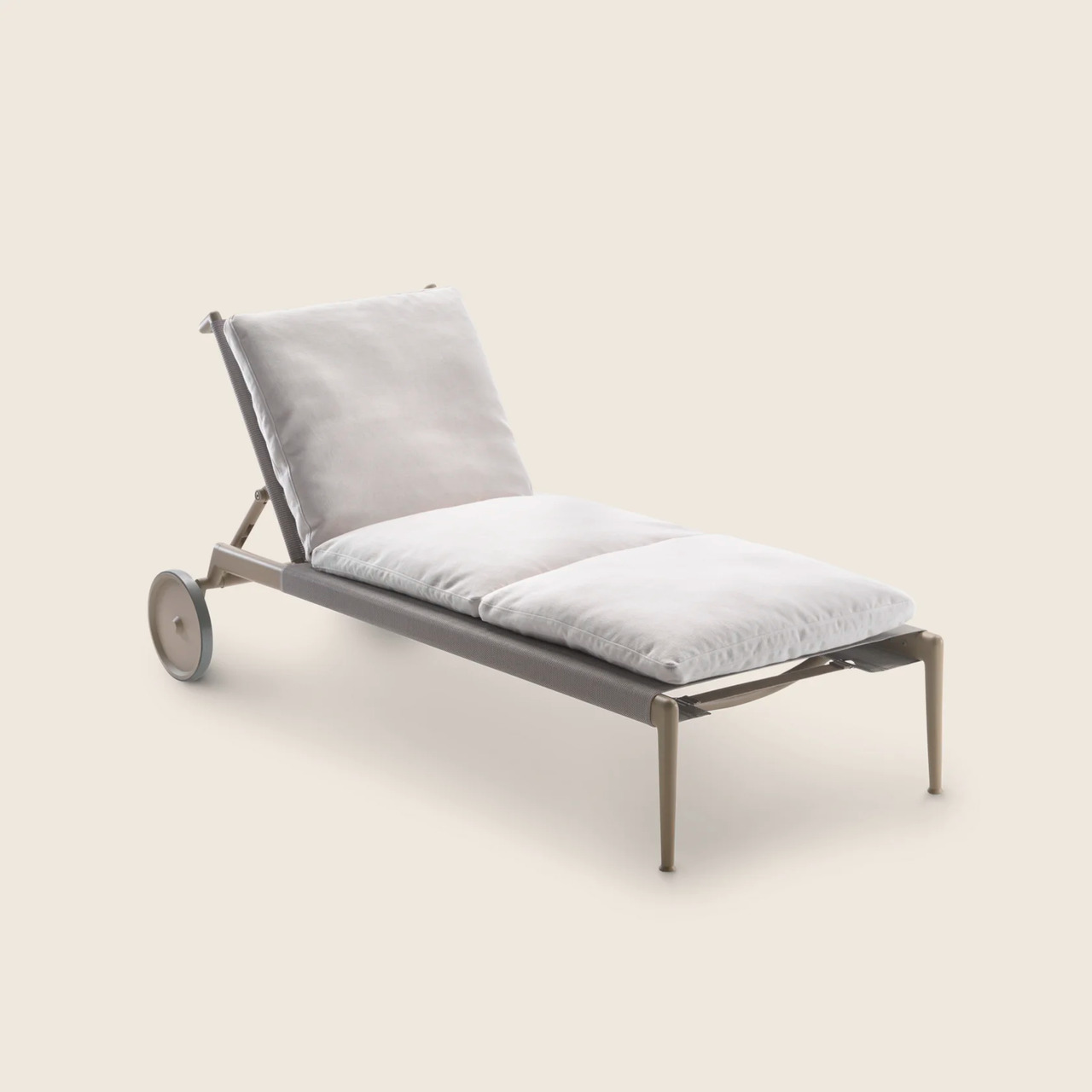 Atlante Light and Atlante Wood Outdoor Sun Loungers, view 9