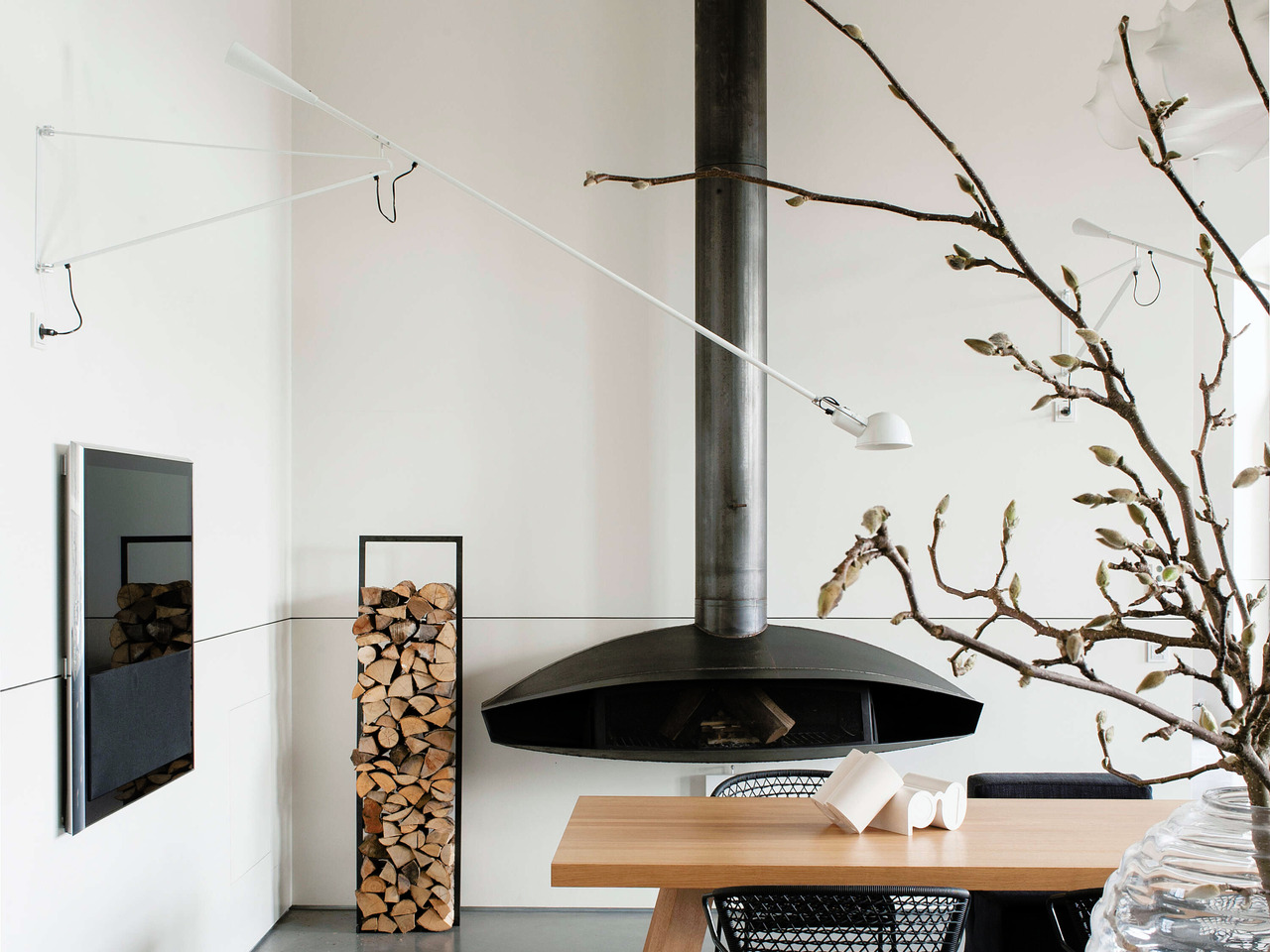 265 Flos, view 2