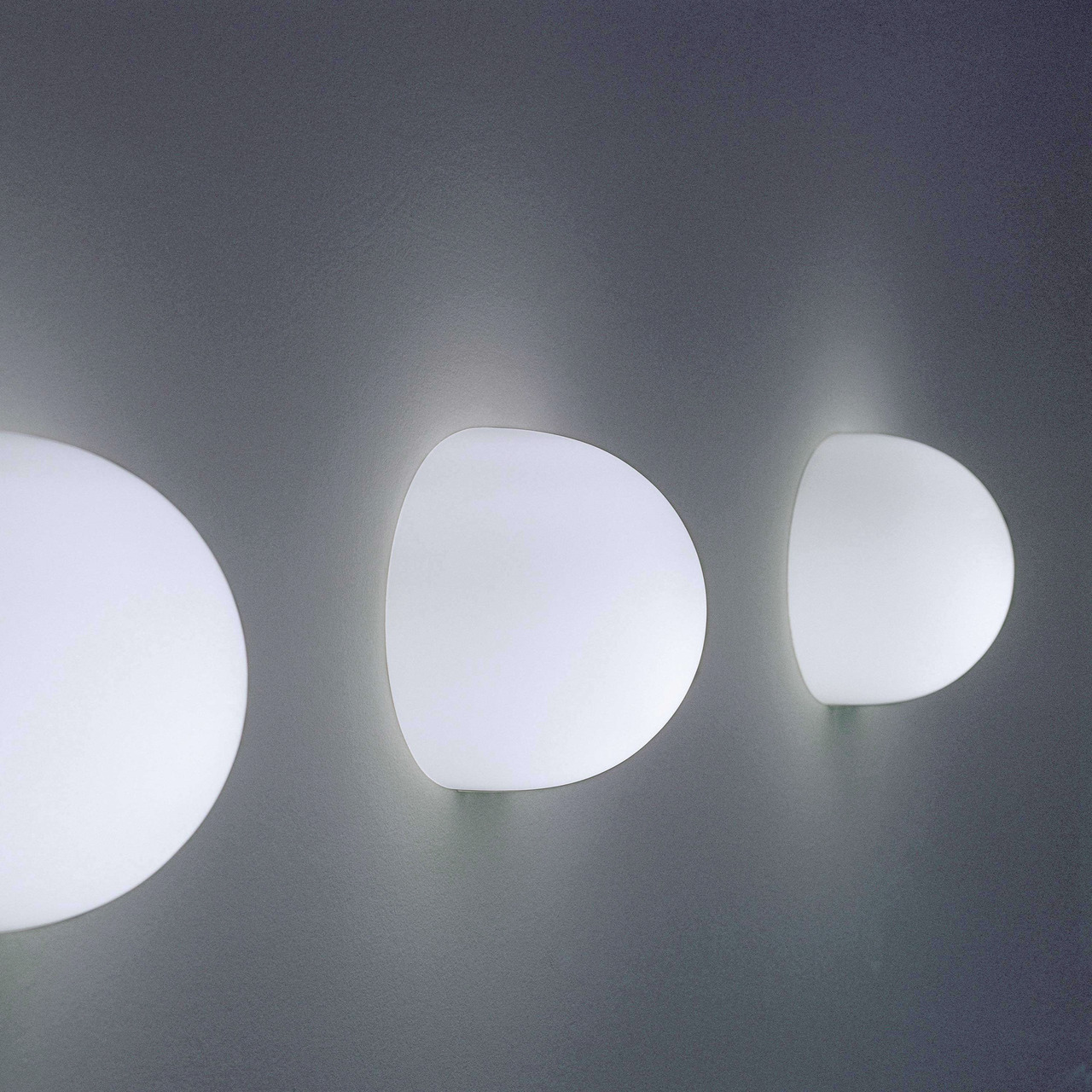 Glo-Ball Wall by Flos