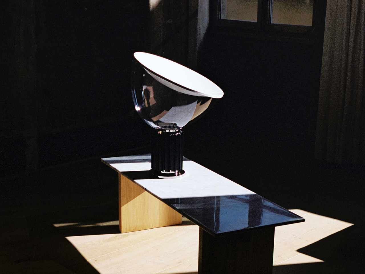 Taccia by Flos, view 4