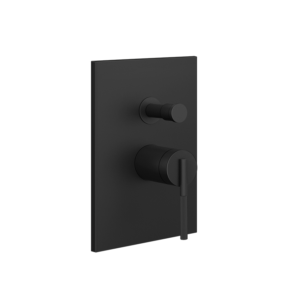 MATTE BLACK