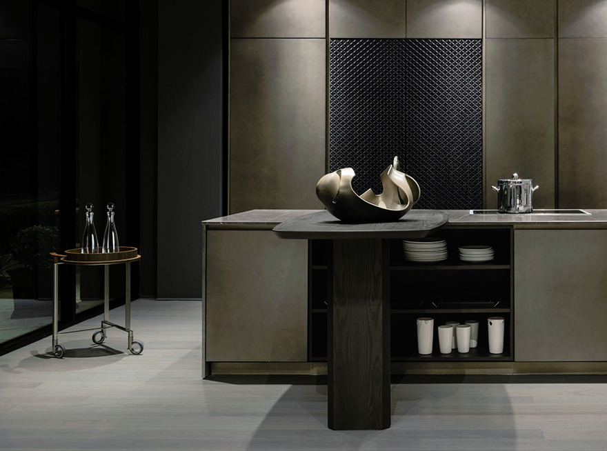 Eos Coffee and Side Table by Giorgetti, view 2