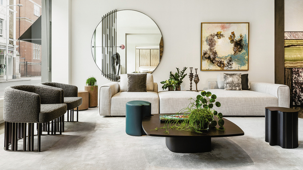 Hero Armchair by Giorgetti, view 2