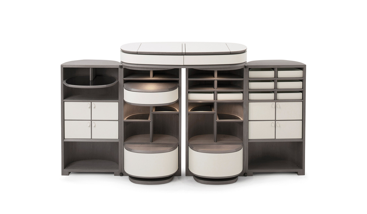 Houdini Bookcase by Giorgetti, view 2
