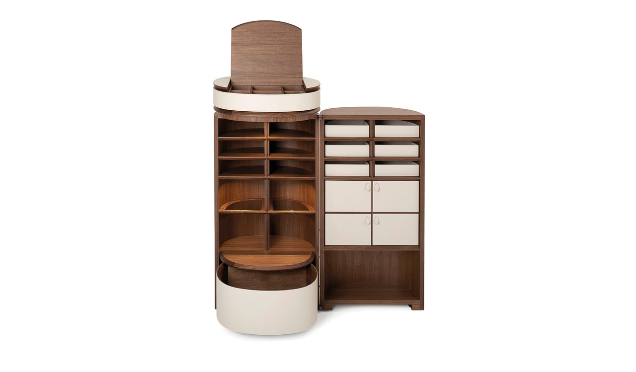 Houdini Bookcase by Giorgetti, view 3