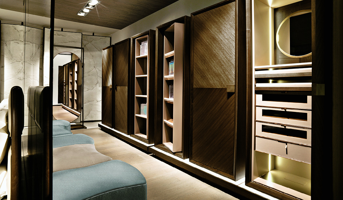 Town Bookcase by Giorgetti, view 2
