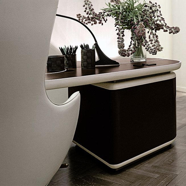 Tycoon Table by Giorgetti, view 3