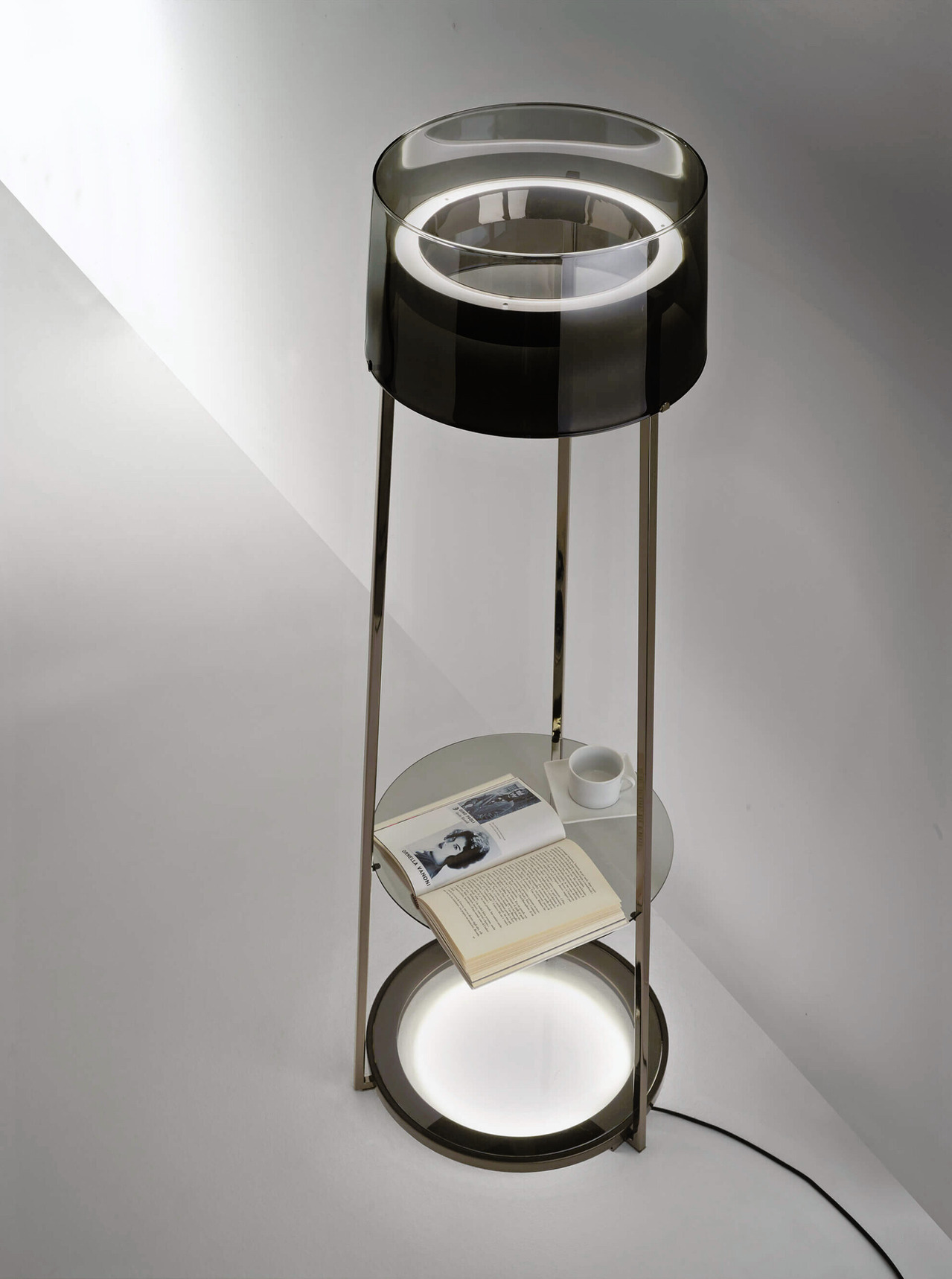Antea Floor Lamp, view 2