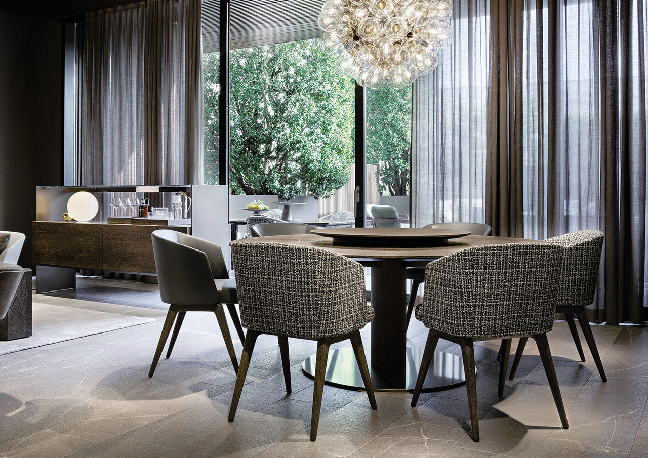 Bellagio Dining Table by Minotti, view 2