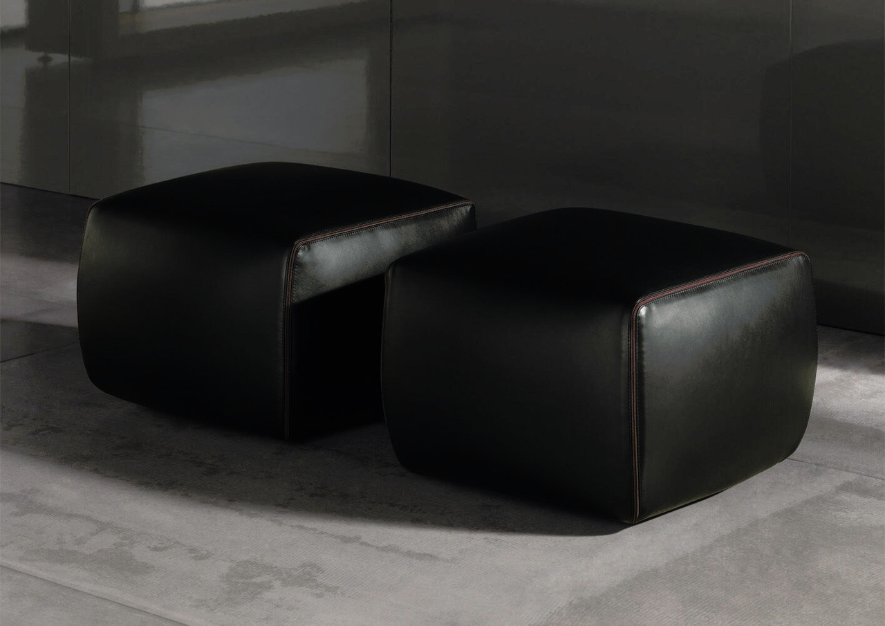 Botero Pouf, view 2
