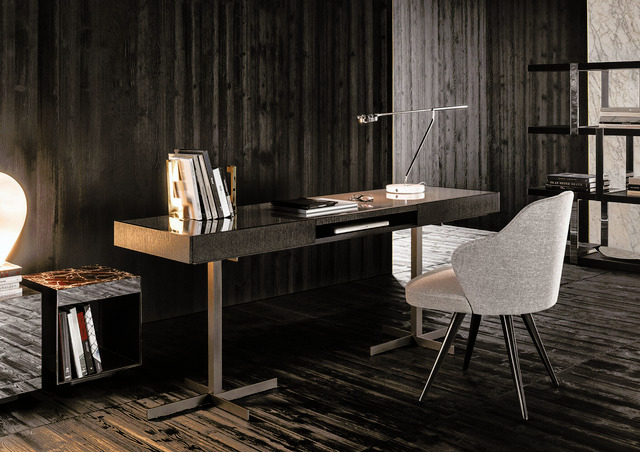 Close Writing Desk