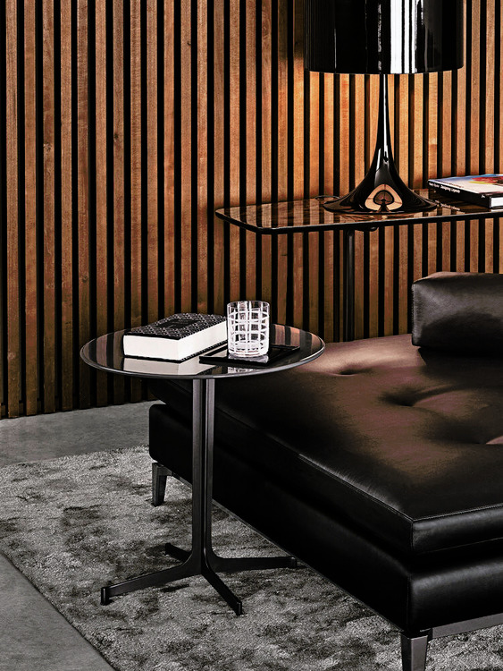 Clyfford Coffee Table by Minotti, view 4