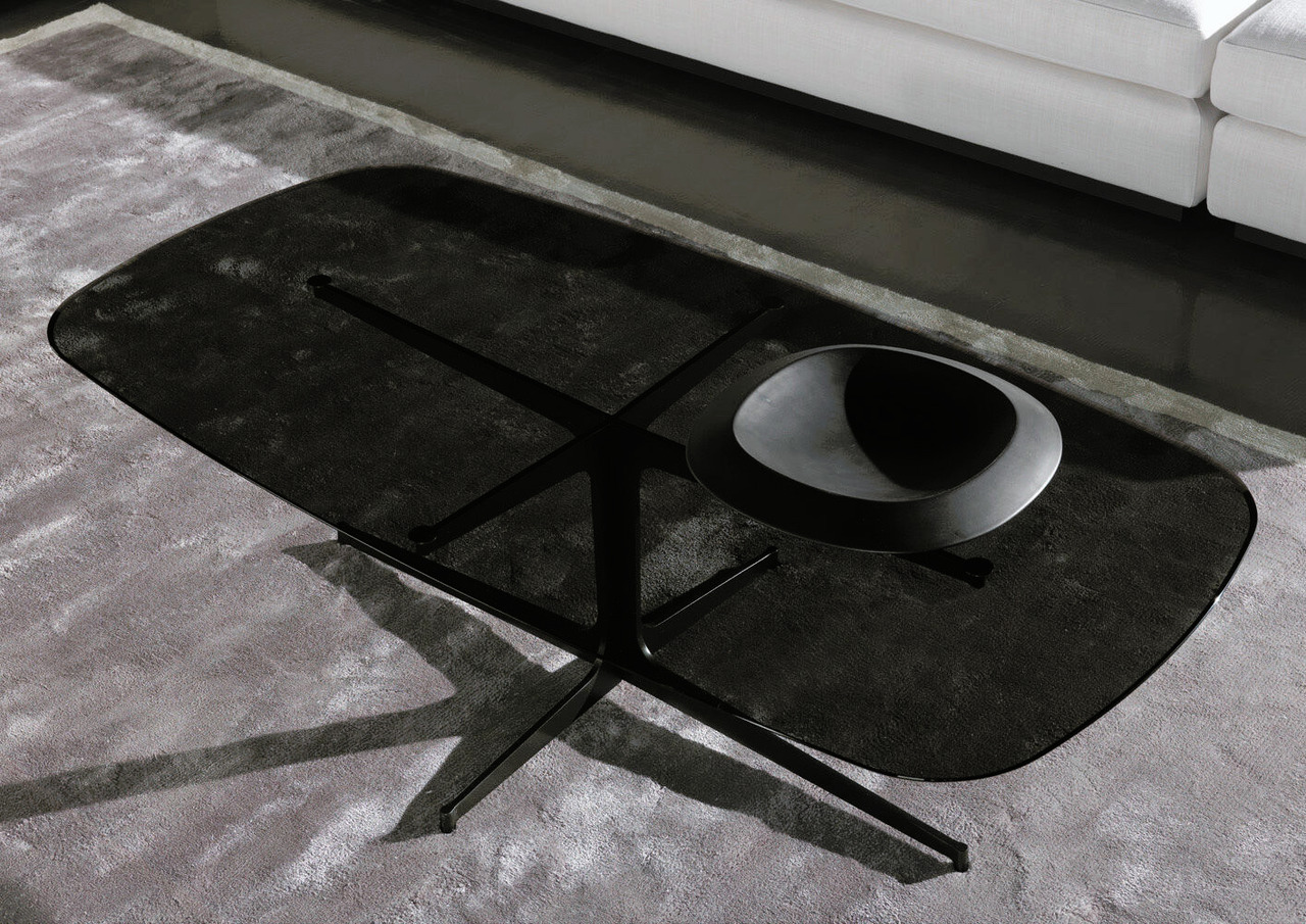 Clyfford Coffee Table by Minotti, view 5