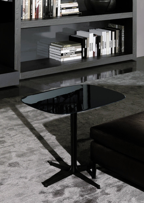 Clyfford Coffee Table by Minotti, view 7