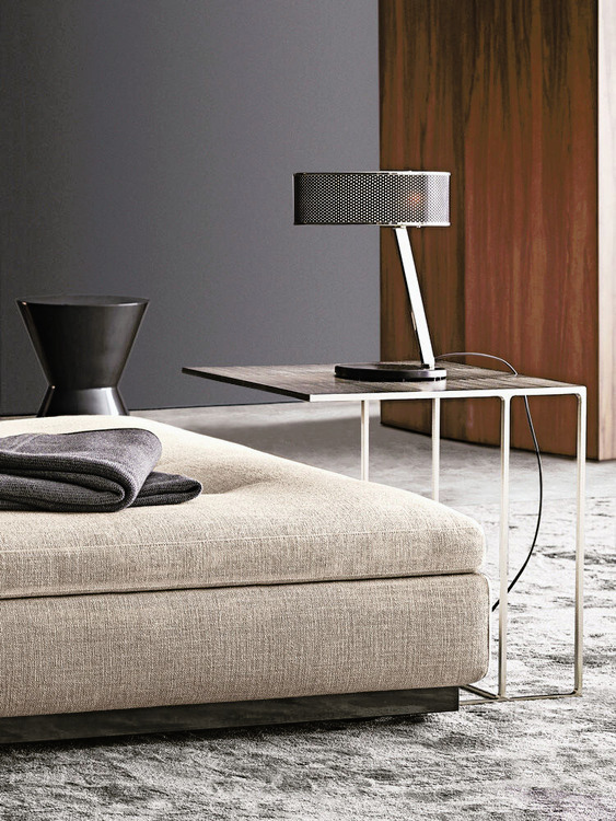 Leger Side Table by Minotti, view 3