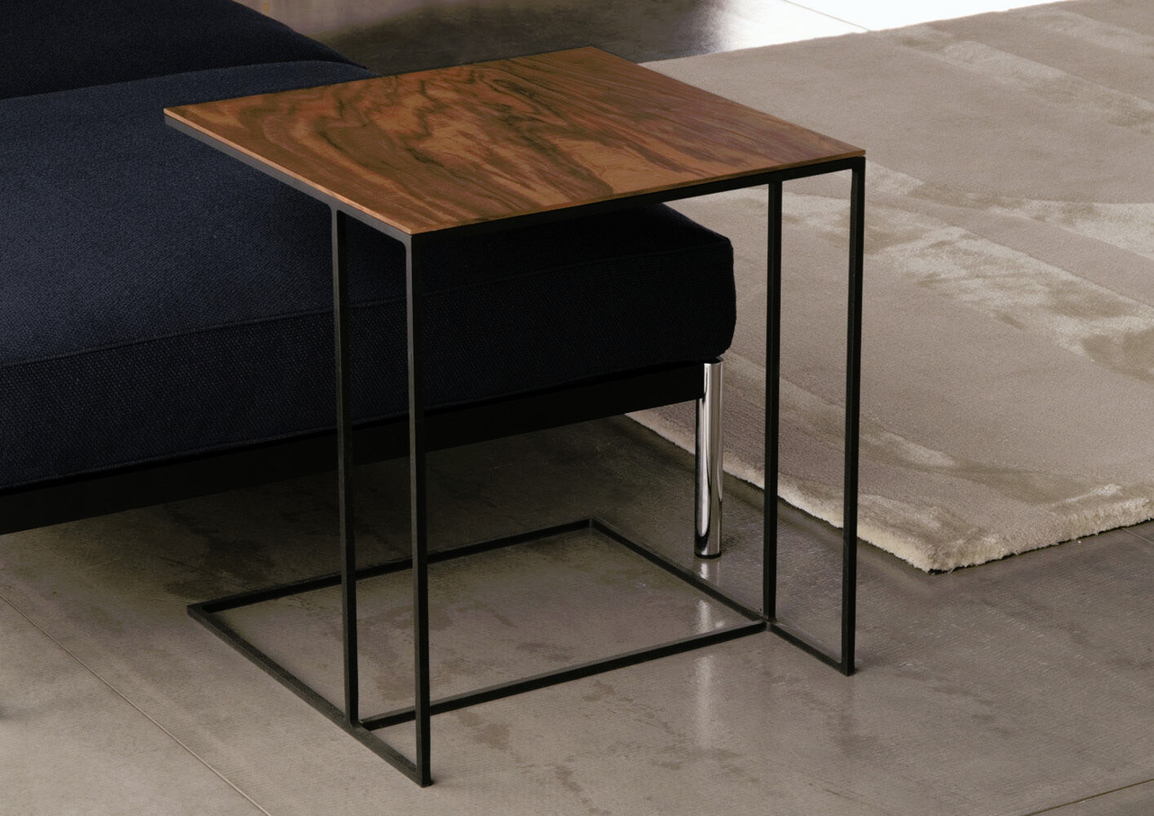 Leger Side Table by Minotti, view 7