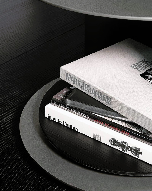 Richer Coffee Table by Minotti, view 2
