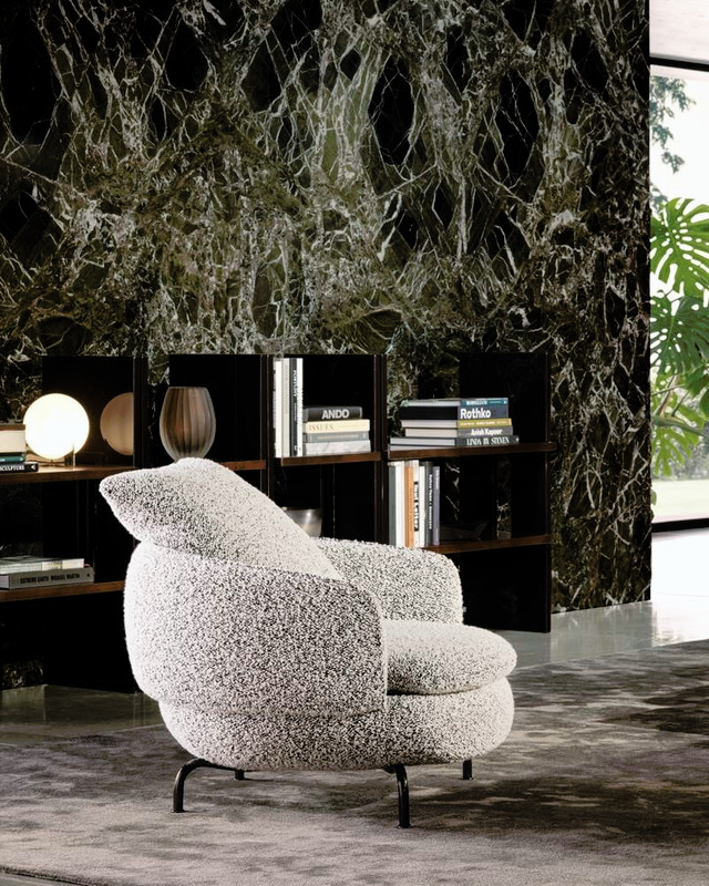 Vivienne, view 4