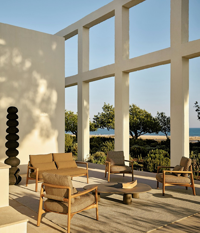 Magnolia, view 4