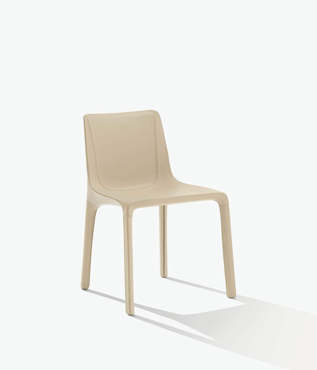 Manta Armchair