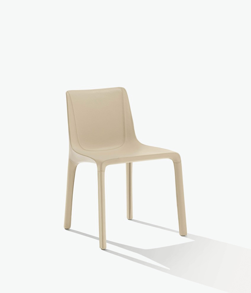 Manta Armchair, view 2