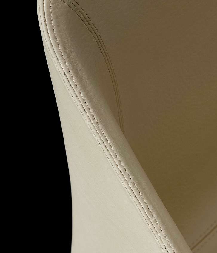 Manta Armchair, view 9
