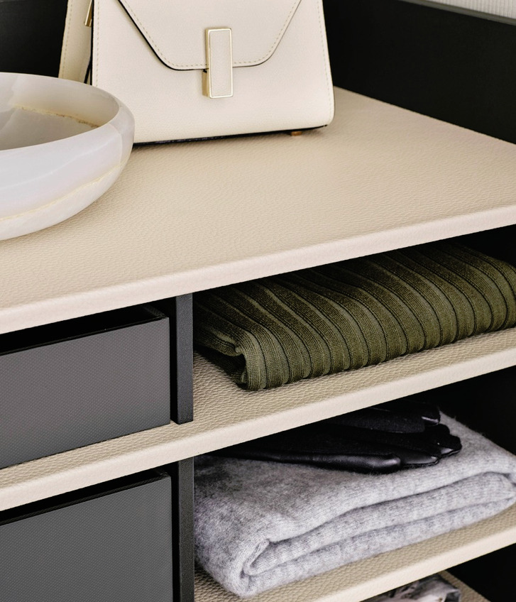 Senzafine Wardrobe, view 11