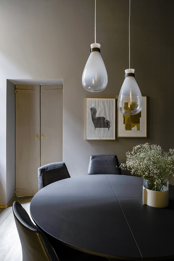 Soffi Lamps by Poltrona Frau, view 3