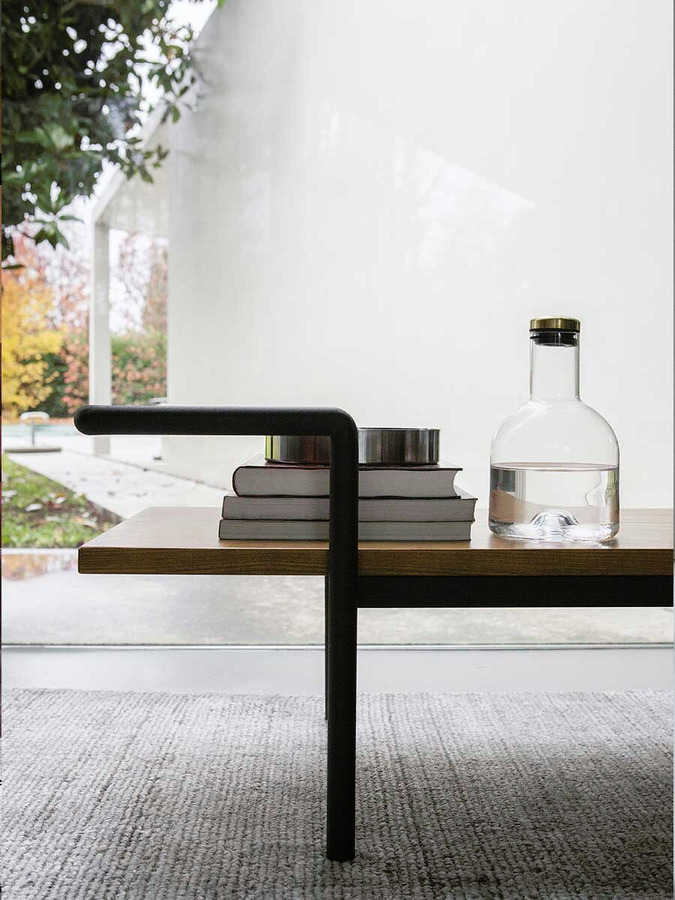 T904 Bench, view 3