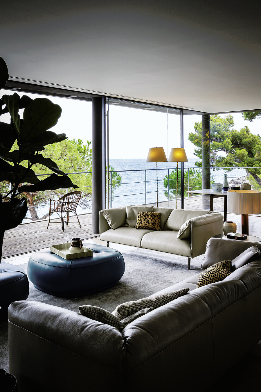 John-John Sofa, view 3
