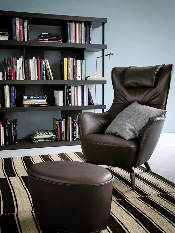 Mamy Blue Ottoman, view 4